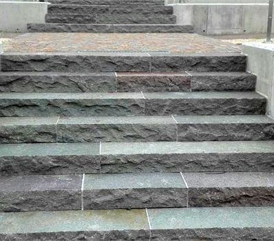 Steps and stairs 